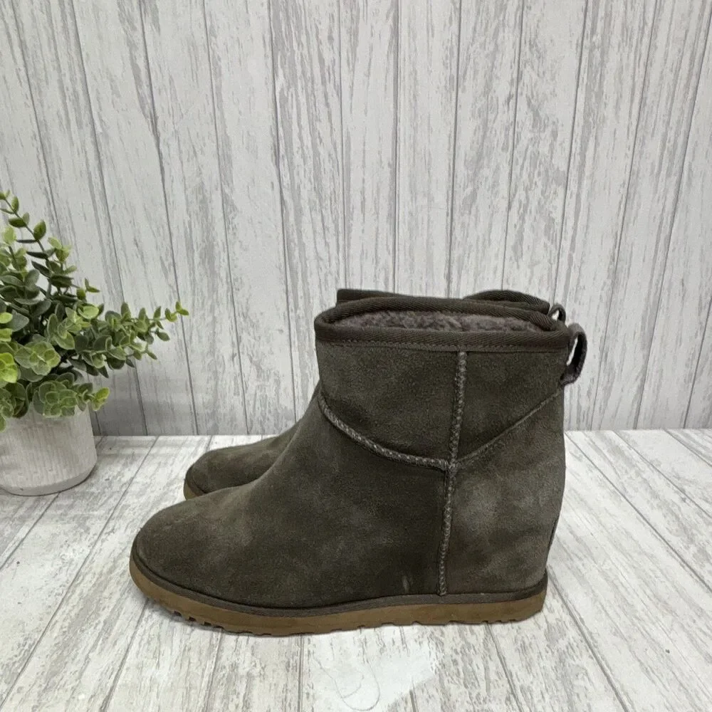 Womens Size 8 UGG Australia Classic Mini Gray Suede Shearling Lined Bootie